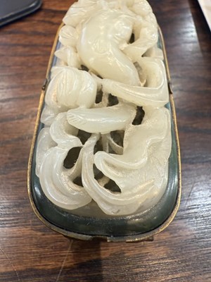 Lot 378 - A CHINESE GILT BRONZE AND CARVED JADE SNUFF BOX