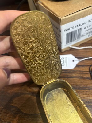 Lot 378 - A CHINESE GILT BRONZE AND CARVED JADE SNUFF BOX