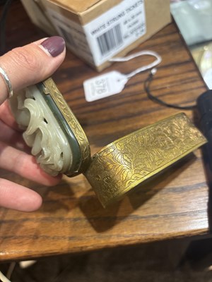 Lot 378 - A CHINESE GILT BRONZE AND CARVED JADE SNUFF BOX