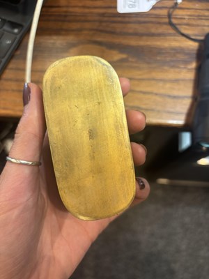 Lot 378 - A CHINESE GILT BRONZE AND CARVED JADE SNUFF BOX