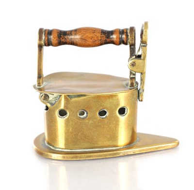 Lot 918 - A 19TH CENTURY MINIATURE BRASS BOX IRON