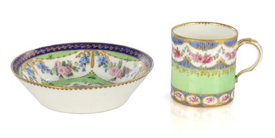 Lot 73 - A 19TH CENTURY FRENCH SEVRES CABINET CUP AND SAUCER
