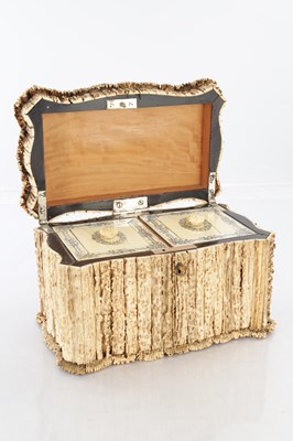 Lot 966 - A 19TH CENTURY ANGLO INDIAN VIZAGAPATAM STAG HORN SERPENTINE TEA CADDY