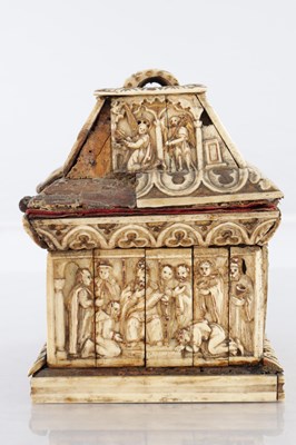 Lot 963 - AN EARLY CARVED BONE CONTINENTAL CASKET