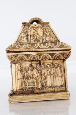 Lot 963 - AN EARLY CARVED BONE CONTINENTAL CASKET