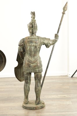 Lot 925 - A LARGE PAIR OF 20TH CENTURY BRONZE STATUES OF ROMAN SOLDIERS