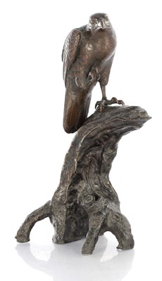 Lot 382 - A JAPANESE MEIJI PERIOD PATINATED BRONZE SCULPTURE OF A HAWK