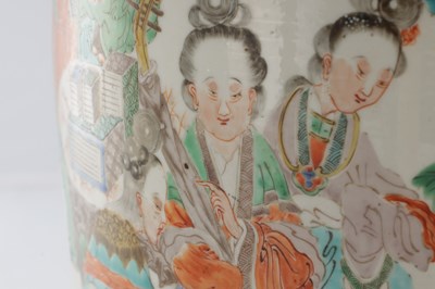 Lot 372 - A LARGE 19TH CENTURY FAMILLE VERTE CHINESE PORCELAIN HALL VASE