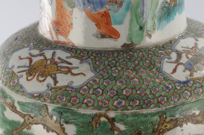 Lot 372 - A LARGE 19TH CENTURY FAMILLE VERTE CHINESE PORCELAIN HALL VASE
