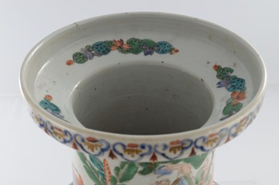 Lot 372 - A LARGE 19TH CENTURY FAMILLE VERTE CHINESE PORCELAIN HALL VASE