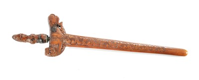 Lot 383 - A FINE 19TH CENTURY FINELY CARVED HARDWOOD INDONESIA KRIS DAGGER
