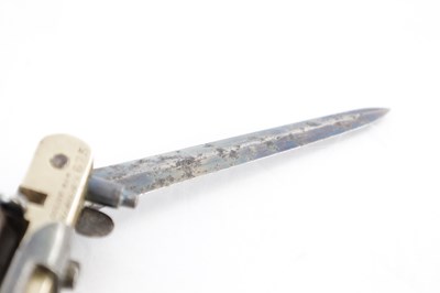 Lot 708 - A RARE DOLNE (APACHE) PIN-FIRE SIX SHOT KNUCKLE DUSTER REVOLVER OF SMALL BORE