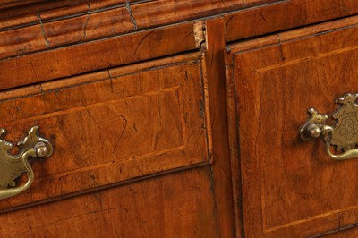 Lot 1690 - A QUEEN ANNE FIGURED WALNUT CHEST OF STAND