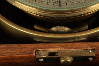 Lot 1475 - S. SMITH & SON. TRAFALGAR SQUARE, LONDON. AN EARLY 20TH CENTURY EIGHT DAY MARINE CHRONOMETER