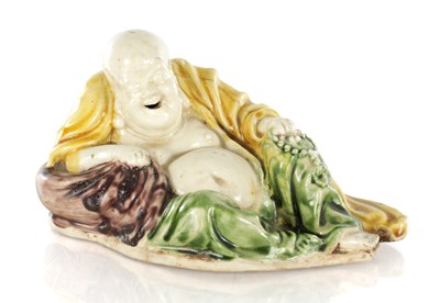 Lot 570 - A 19TH CENTURY CHINESE PORCELAIN KNEELING BUDDHA
