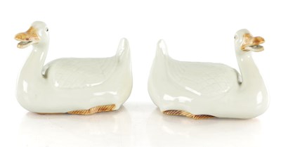 Lot 628 - A PAIR OF ORIENTAL PORCELAIN DUCKS