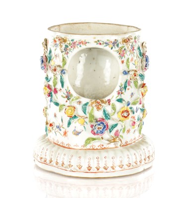 Lot 652 - A 19TH CENTURY CHINESE FAMILLE ROSE WATCH HOLDER