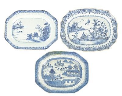 Lot 649 - THREE 18TH CENTURY CHINESE BLUE AND WHITE MEAT PLATES