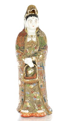Lot 524 - A LARGE JAPANESE SATSUMA FIGURE OF A GEISHA