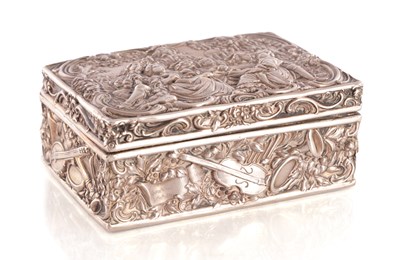 Lot 302 - A EDWARDIAN SILVER EMBOSSED BOX