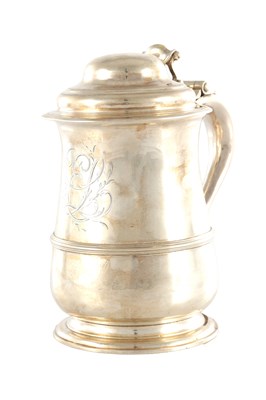 Lot 204 - A GOOD QUALITY GEORGE II SILVER LIDDED TANKARD