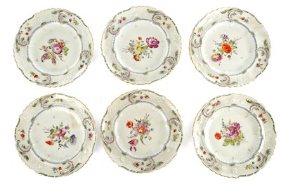 Lot 24 - A SET OF SIX LATE 19TH CENTURY CONTINENTAL PORCELAIN PLATES