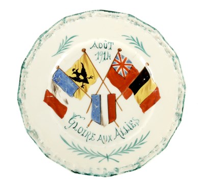 Lot 22 - AN EARLY 20TH CENTURY FRENCH WW1 COMMEMORATIVE PORCELAIN PLATE