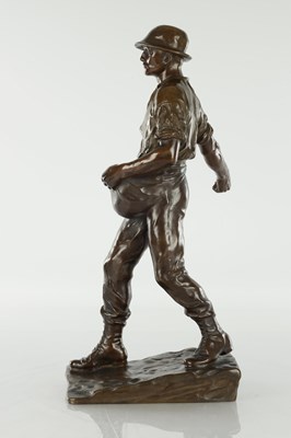 Lot 875 - FERDINAND FRICK (GERMAN, 1878-1939) AN EARLY 20TH CENTURY PATINATED BRONZE FIGURAL SCULPTURE
