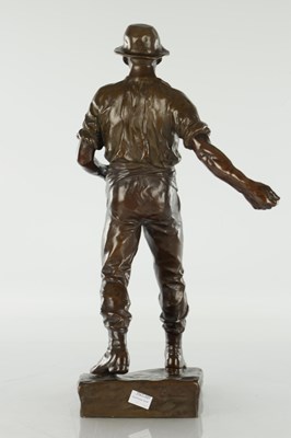 Lot 875 - FERDINAND FRICK (GERMAN, 1878-1939) AN EARLY 20TH CENTURY PATINATED BRONZE FIGURAL SCULPTURE