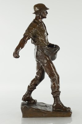 Lot 875 - FERDINAND FRICK (GERMAN, 1878-1939) AN EARLY 20TH CENTURY PATINATED BRONZE FIGURAL SCULPTURE