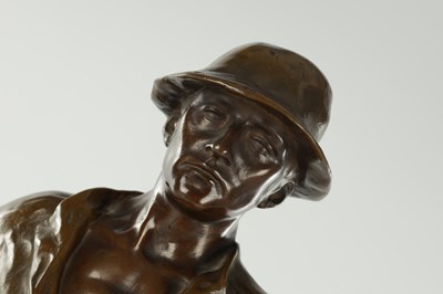 Lot 875 - FERDINAND FRICK (GERMAN, 1878-1939) AN EARLY 20TH CENTURY PATINATED BRONZE FIGURAL SCULPTURE