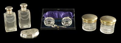 Lot 258 - A COLLECTION OF SILVER ITEMS
