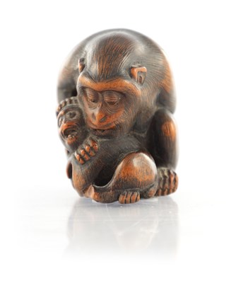 Lot 384 - A FINELY CARVED JAPANESE MEIJI PERIOD NETSUKE