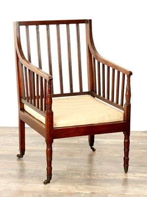 Lot 1635 - A GOOD REGENCY MAHOGANY LIBRARY CHAIR