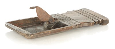 Lot 953 - A 17TH / 18TH CENTURY WALNUT HERB CHOPPER