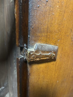 Lot 1455 - STONEHOUSE, WHITBY. AN EARLY 18TH CENTURY SCUMBLED PINE SINGLE HANDED 30HR LONGCASE CLOCK