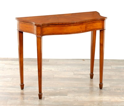 Lot 1677 - A GEORGE III SATINWOOD SERPENTINE SHAPED INLAID SIDE TABLE