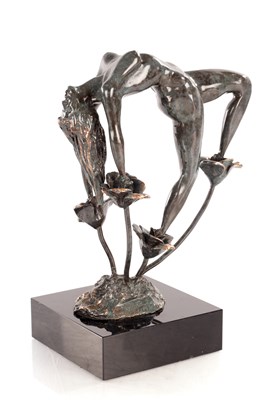 Lot 796 - A LORENZO QUINN 'ROSE' BONDED BRONZE SCULPTURE