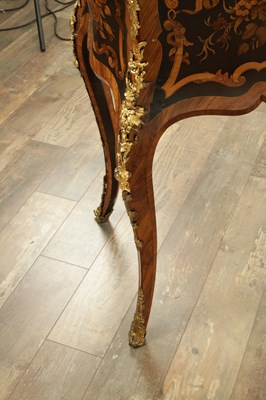 Lot 1632 - A FINE 19TH CENTURY ENGLISH MARQUETRY, KINGWOOD AND ORMOLU MOUNTED BUREAU ATTRIBUTED TO THE WORKSHOP OF EDWARD HOLMES BALDOCK