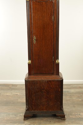 Lot 1538 - NATHANIEL BROWN, MANCHESTER. A GOOD GEORGE III OAK BRASS ARCHED DIAL MOON ROLLER LONGCASE CLOCK