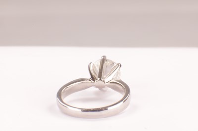 Lot 177 - A LADIES PLATINUM 3CT SOLITAIRE DIAMOND RING