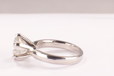 Lot 177 - A LADIES PLATINUM 3CT SOLITAIRE DIAMOND RING
