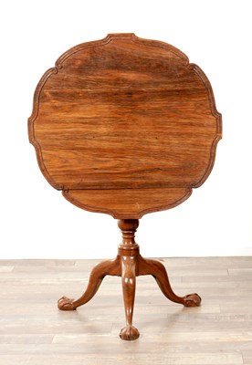 Lot 1653 - AN 18TH CENTURY PORTUGUESE ROSEWOOD / HARDWOOD TILT-TOP TABLE