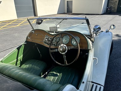 Lot 725 - A 1950 MG TD