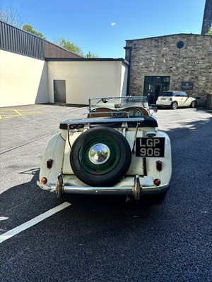 Lot 725 - A 1950 MG TD