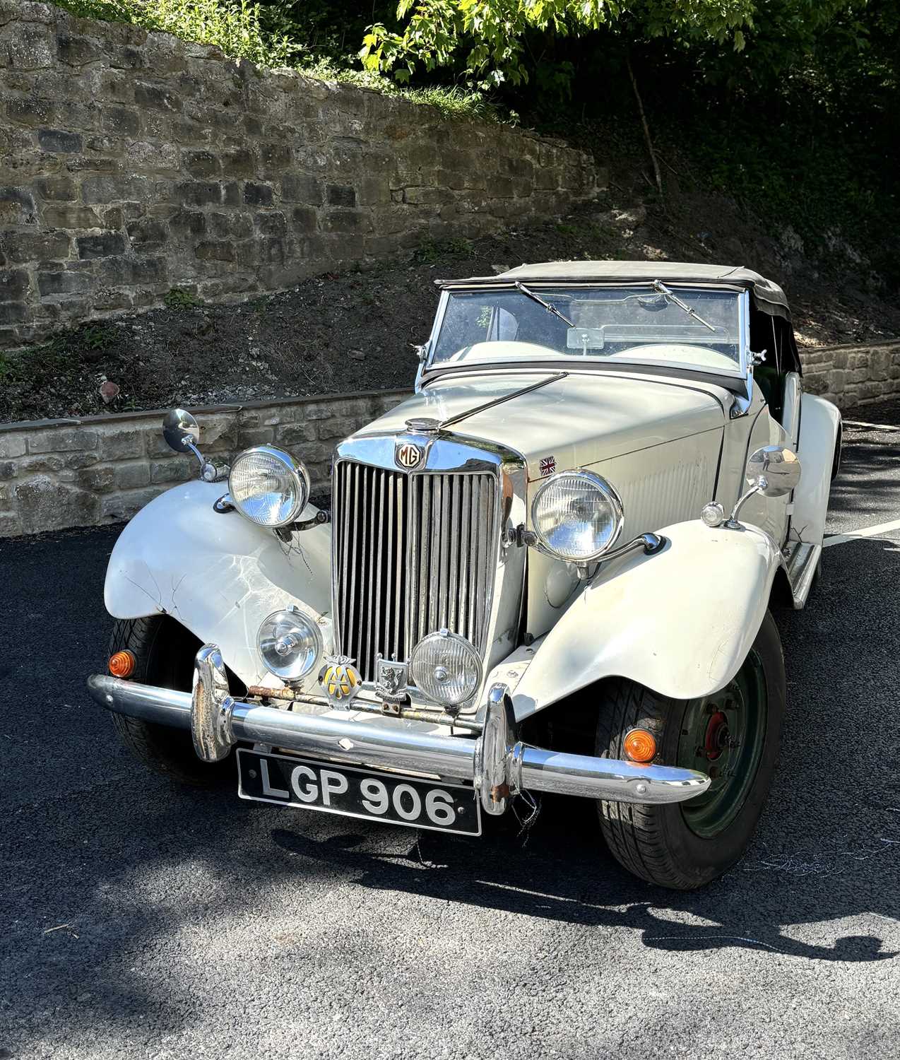 Lot 725 - A 1950 MG TD