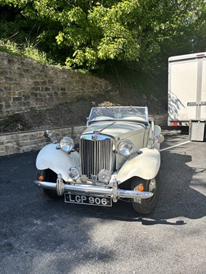 Lot 725 - A 1950 MG TD