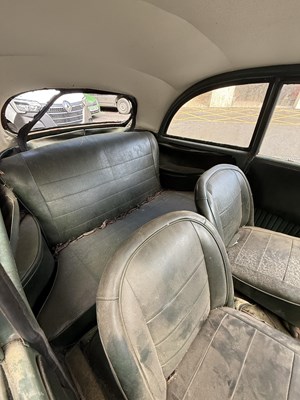 Lot 719 - A 1950S SPLIT SCREEN MORRIS MINOR