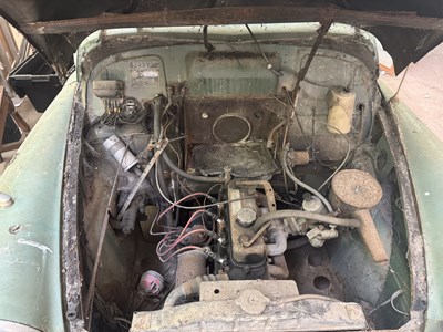 Lot 719 - A 1950S SPLIT SCREEN MORRIS MINOR