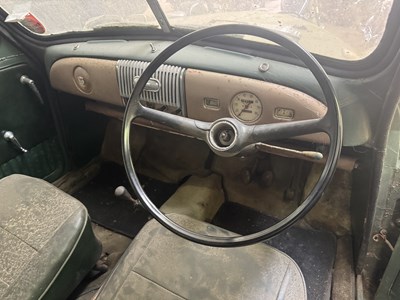 Lot 719 - A 1950S SPLIT SCREEN MORRIS MINOR